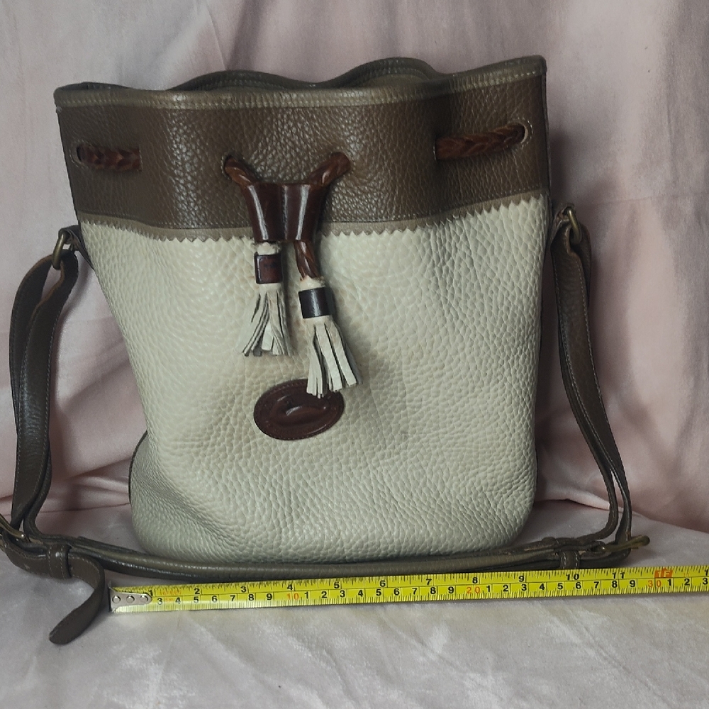 Elegant Two-Tone Leather Bucket Bag